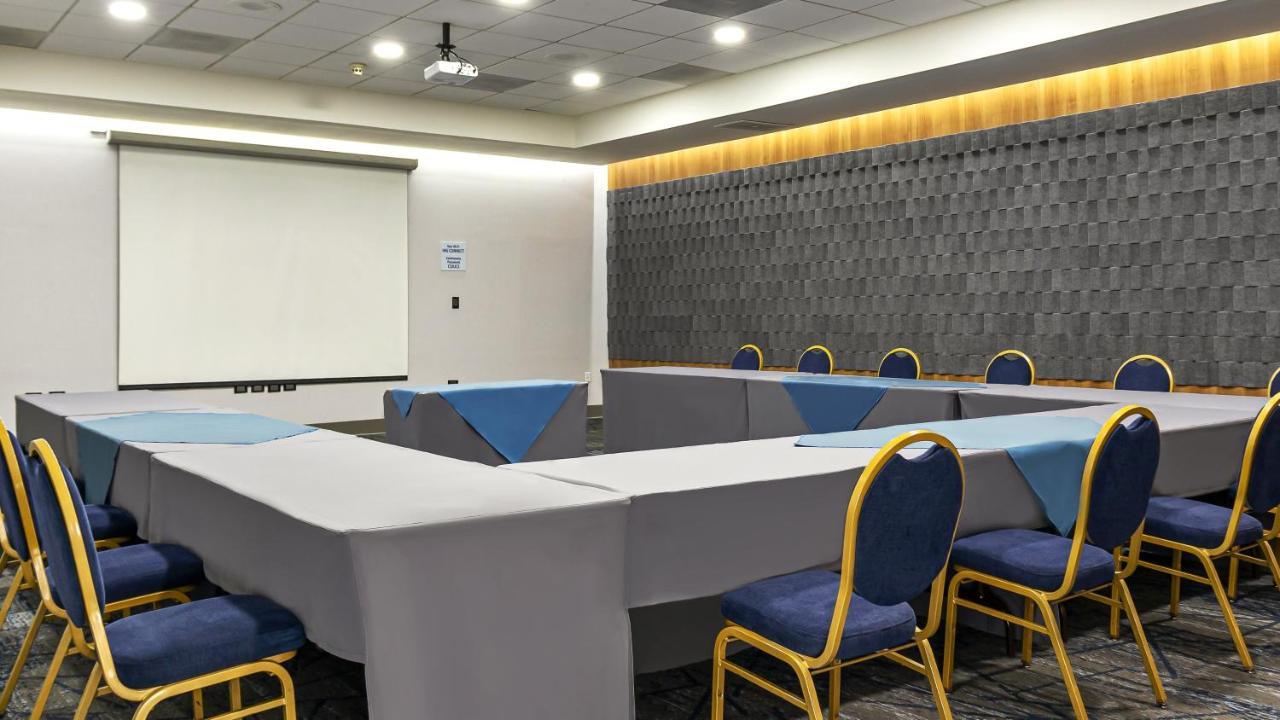 Holiday Inn Express Chihuahua By Ihg Kültér fotó