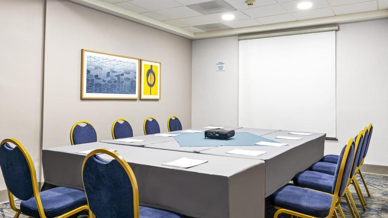Holiday Inn Express Chihuahua By Ihg Kültér fotó