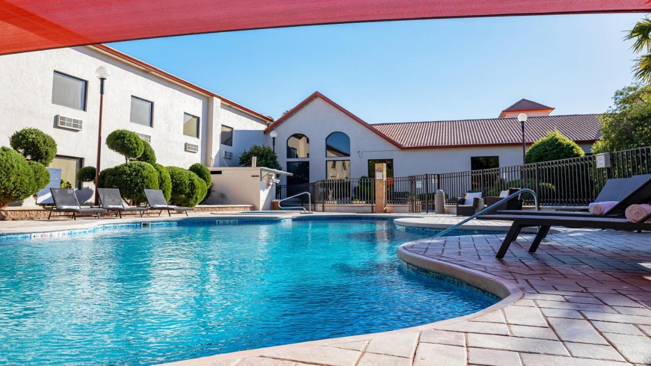 Holiday Inn Express Chihuahua By Ihg Kültér fotó